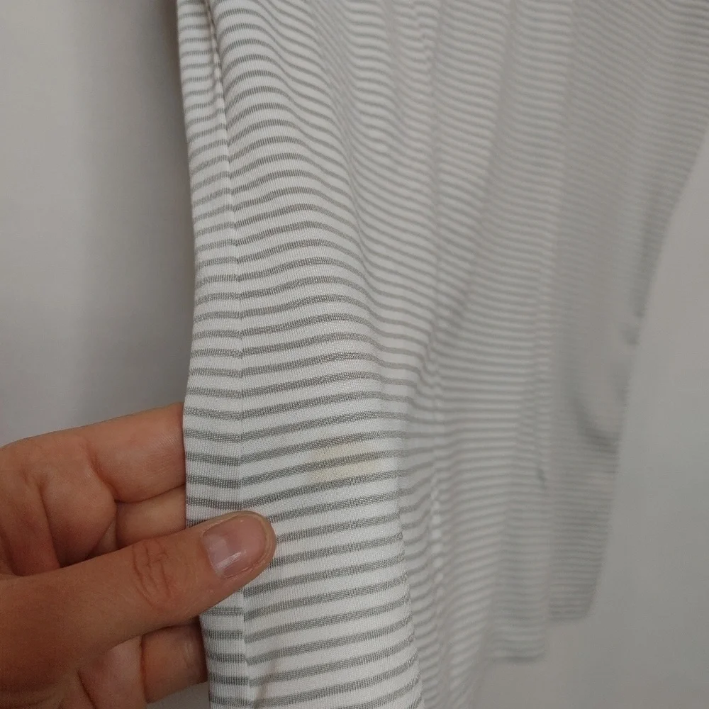 Nike Women's Golf Polo Shirt Short‎ Sleeve Gray White Stripe 725585-100 Large L
